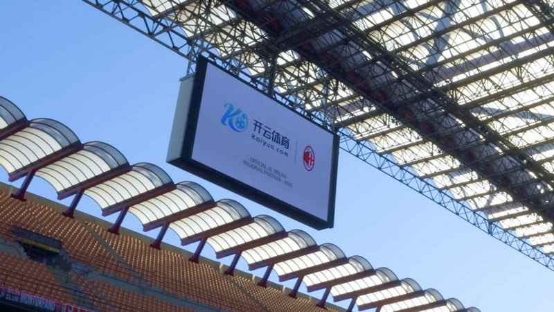 补席上扮演