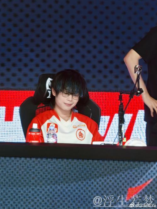 赛后采访弹幕齐呼\